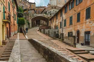 Take a walking tour of Perugia city