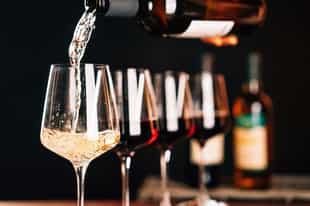 Go wine tasting in Lake Garda