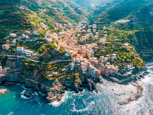 Discover the charming villages of Cinque Terre 