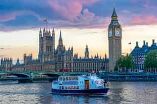 Sip champagne on a luxury Thames cruise