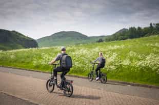 Pedal through Edinburgh's historic streets