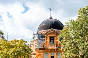 Straddle the meridian at the Royal Observatory