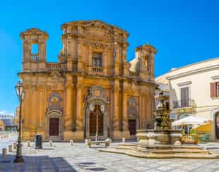 See the sites of Marsala's historic centre