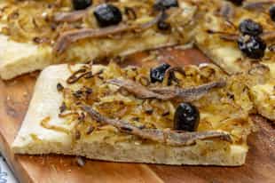 Taste socca and pissaladière in Old Nice