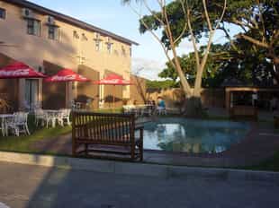 Elephant Lake Inn