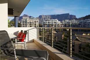 Pembroke 403 Waterfront Apartment