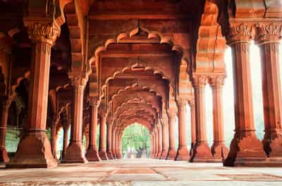 Explore the Red Fort in Delhi on a walking tour