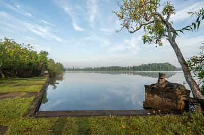 Take a tour of Lunuganga Garden in Tangalle