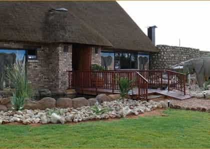 West Nest Lodge, Kalahari | Timbuktu Travel