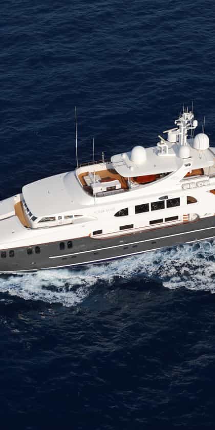 M/Y Aqua Mare, Isla Santa Cruz | Timbuktu Travel