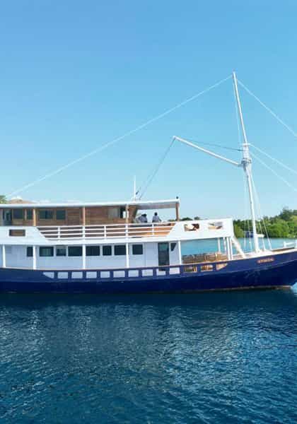 Atimon Boat, Komodo | Timbuktu Travel