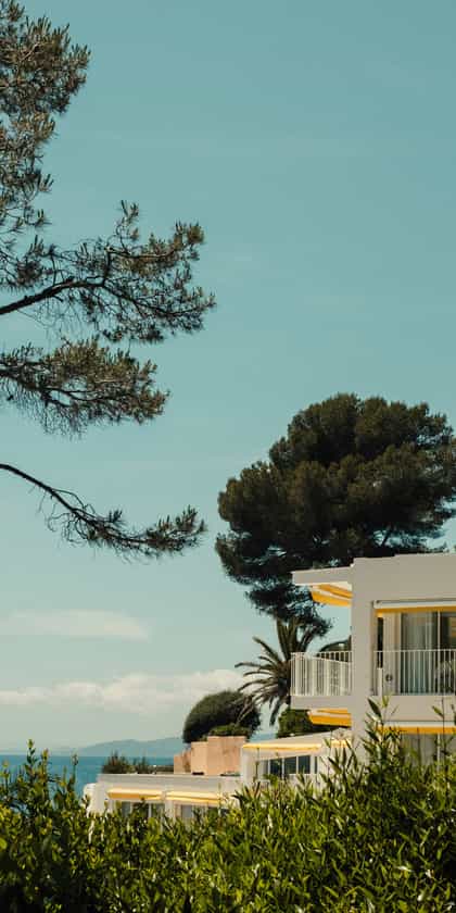 Les Roches Rouges, Saint Raphael, Cannes | Timbuktu Travel