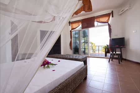 BOUTIQUE  HOTEL