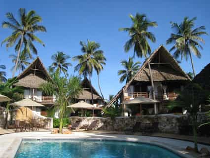 Our standard rooms organized in 3 bungalows of 4 rooms each. Garden/Pool/Sea view.