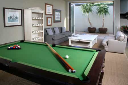 Nestled on the sands of the Blue Flag Grotto Beach in Hermanus is African Pride Mosselberg On Grotto Beach, a five-star country house that personifies African hospitality and world-class service, accommodation and facilities.
