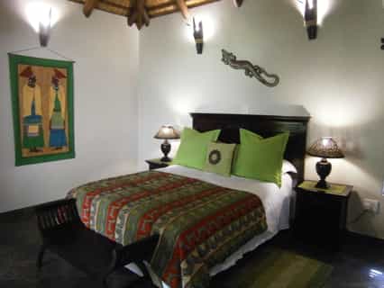Luxury Queen Suite