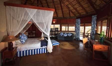 Family unit with Kingsize bed, bunk bed and pull out couch
