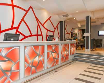 Only 30 km from the airport and close to the Arcades Shopping and Entertainment Complex, Manda Hill Shopping Centre and the National Museum.