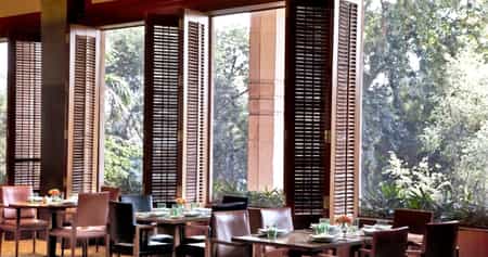 Taj Mahal Hotel, Restaurant