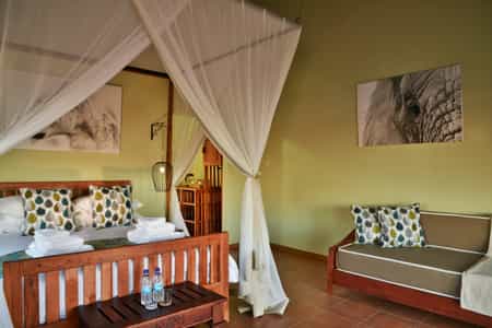 Luxurious double bedroom with Indian Day bed