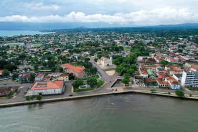 Take a city tour of São Tomé 