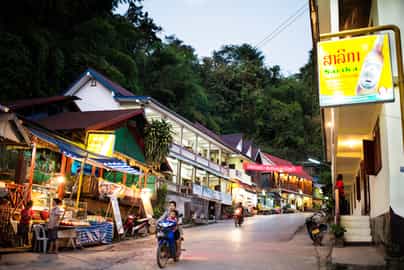 Explore the small village of Pakbeng 