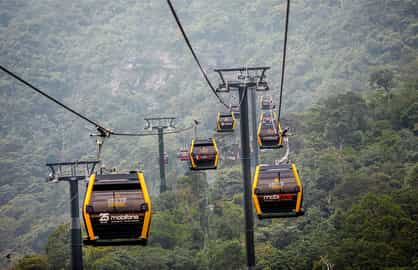 Take a cable car up the Yen Tu mountain
