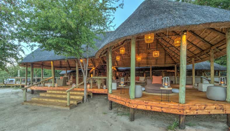 Dinaka Safari Lodge