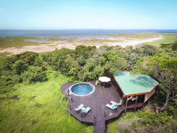 Makakatana Bay Lodge
