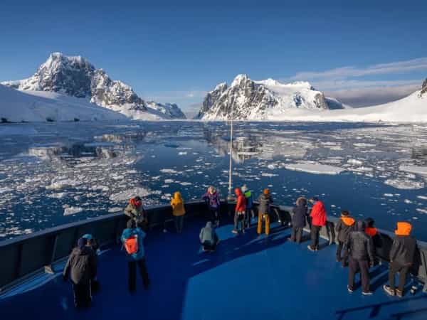 Ocean Nove Expedition Ship