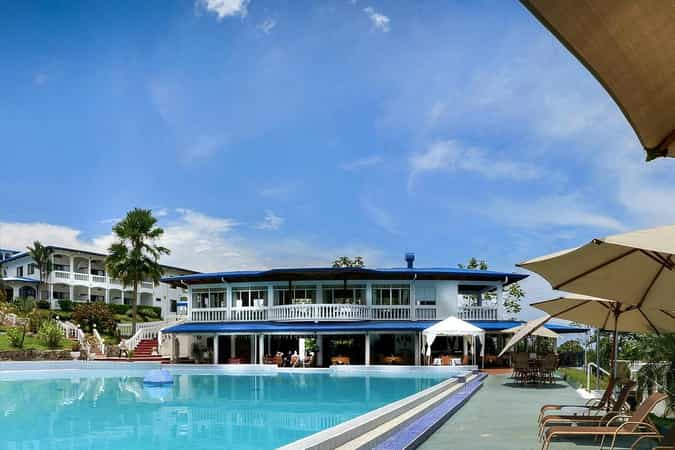 Cristal Ballena Hotel