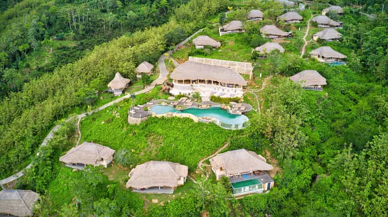 Mathis Lodge, Amed